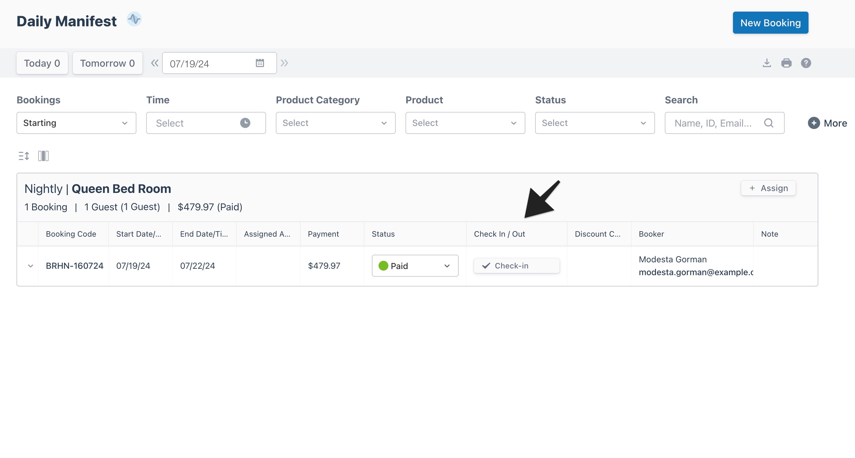 Daily manifest view with an arrow highlighting a booking’s check in/out column, indicating how to view its status.