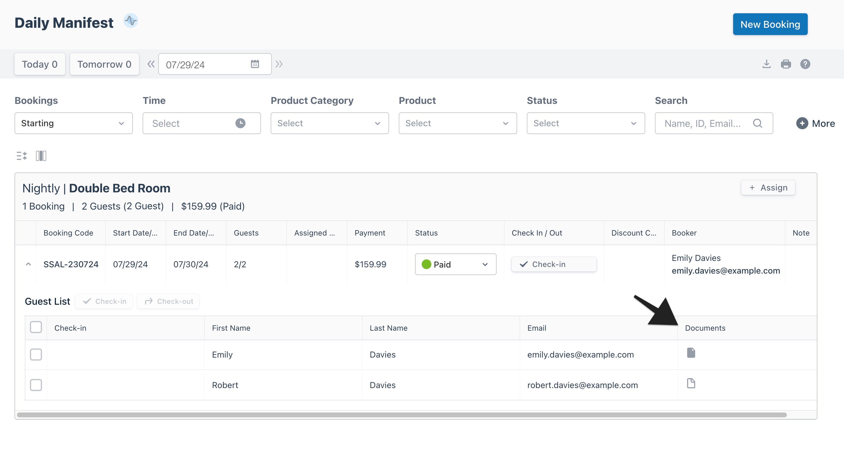 Daily manifest view with an arrow highlighting the documents column, indicating how to view its status.