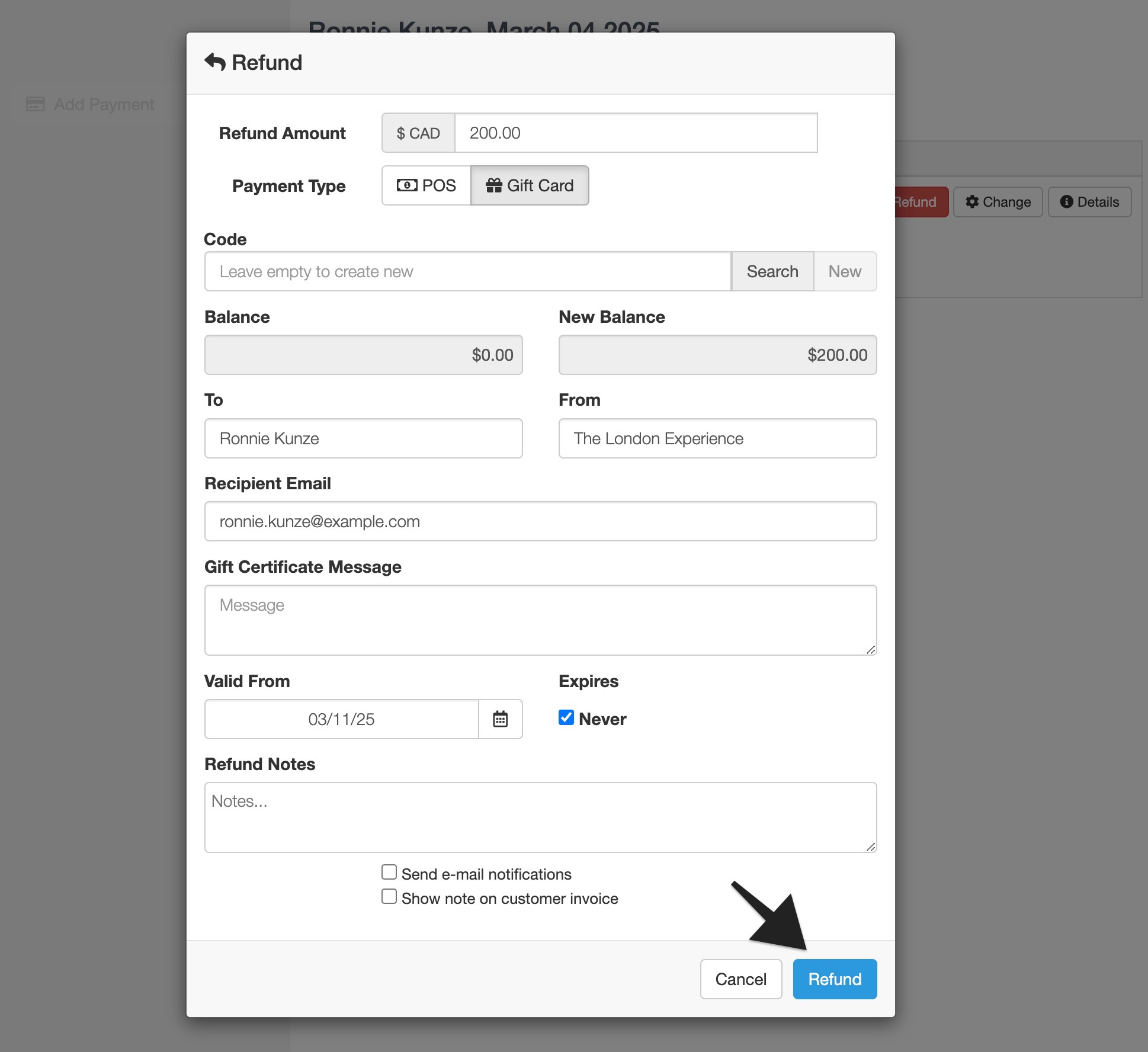 Refund dialog in gift cards invoice with refund button highlighted to finalize $200 refund.